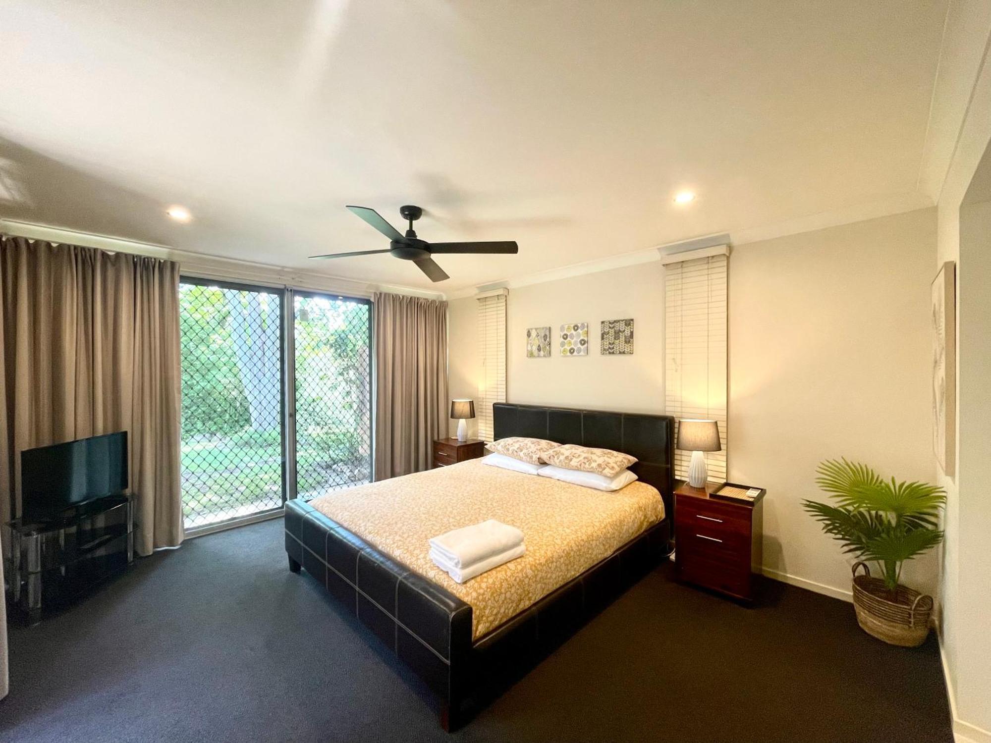 Spacious Hideaway Retreat, Brookfield, ブリスベン エクステリア 写真