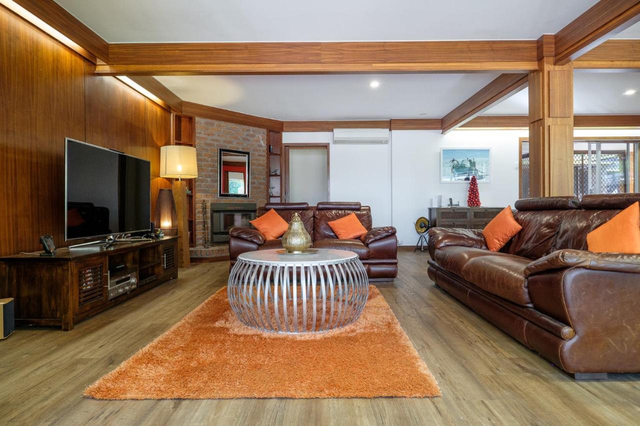 Spacious Hideaway Retreat, Brookfield, ブリスベン エクステリア 写真