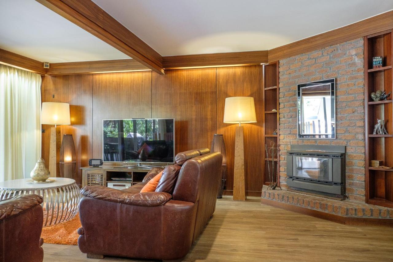 Spacious Hideaway Retreat, Brookfield, ブリスベン エクステリア 写真